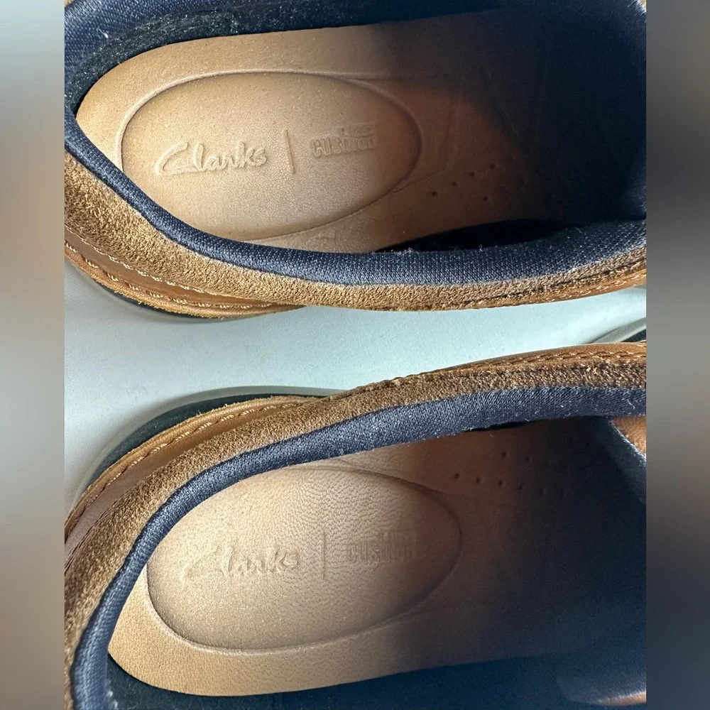 Clark’s Brown Leather Men's Shoes with laces. Minimal wear. Size 9.5